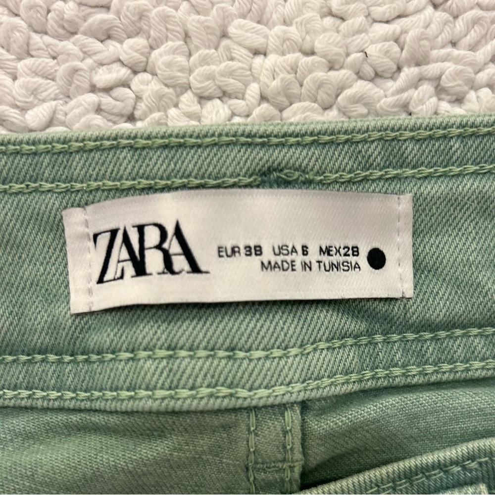 Zara High Rise Wide Leg Green Jean - Picture 4 of 4
